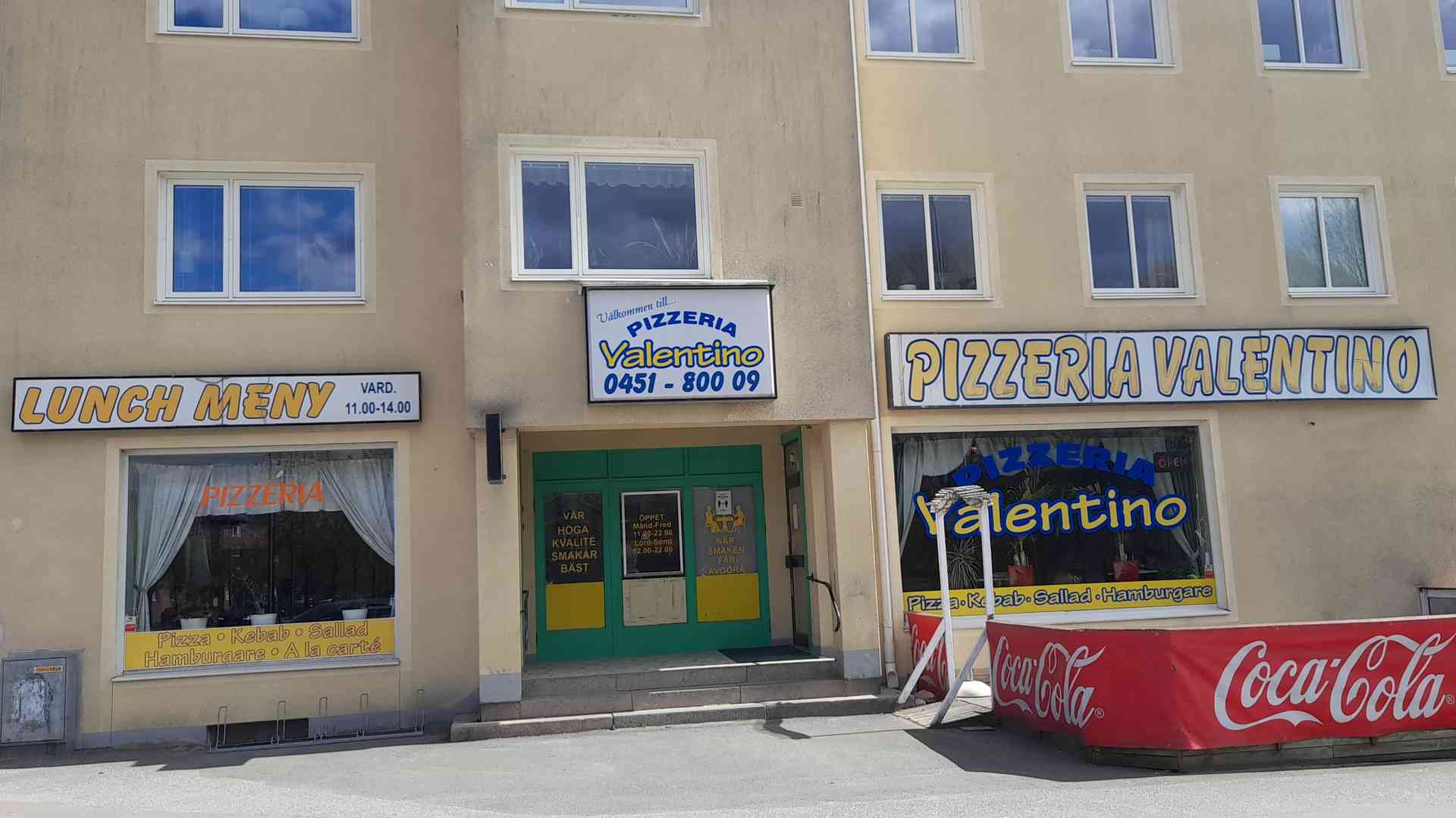 Valentino pizzeria shop